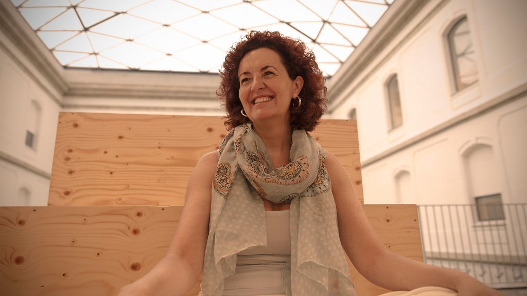 Instructeur MBSR certifié animant un groupe de pleine conscience